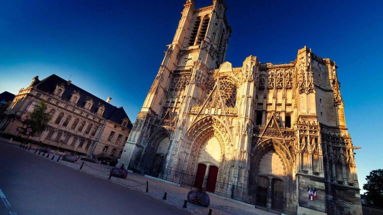 Le Chat De La Cathedrale - Calme - Jardin - Wifi Troyes Bagian luar foto